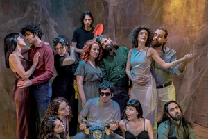 Ο Γιόελ Γούλφχαρτ πήρε το ρίσκο να ανοίξει το πρώτο αγγλόφωνο θέατρο της Αθήνας - εικόνα 4