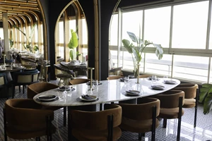 Τι γεύση αφήνει ένα δείπνο στο υψηλότερο κτίριο της Αθήνας - εικόνα 3