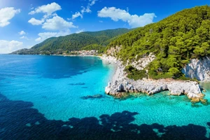 Η Κυκλάδα που λατρεύουν όσοι κάνουν kite surfing - εικόνα 2