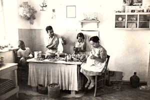 Η Αλεξία Ψαραδέλη παρουσιάζει το "Botanical Relics: Chapter II" στη Σίφνο - εικόνα 4