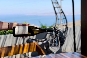 Τα 15+4 Ροζέ Κρασιά που αξίζει να "δώσεις προσοχή" στις φετινές καλοκαιρινές σου διακοπές - εικόνα 4
