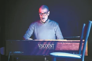 "Ultimate Sax-Organ Trio: Μια τζαζ βραδιά στο Theatre of the No - εικόνα 1