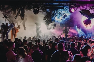 Τα clubs της παραλιακής που γράφουν το nightlife σενάριο του φετινού καλοκαιριού - εικόνα 4