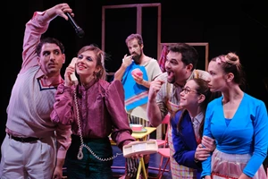 Το "Με δυο μπαμπάδες" του Ερίκ Μουκεντί μόλις κυκλοφόρησε - εικόνα 2