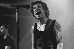 Το συγκρότημα ΦΑΟΣ μας συστήνεται στον Σταυρό του Νότου - εικόνα 2