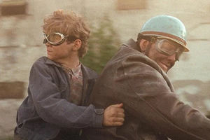 "Solo Mio": Εσύ τι θα έκανες αν σε παρατούσαν στα σκαλιά της εκκλησίας; - εικόνα 5