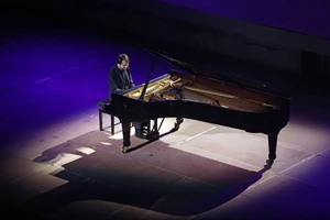 "Πατέρας & Γιος": Jazz στους Δελφούς με τους Δημήτρη και Νέστορα Βασιλάκη - εικόνα 3