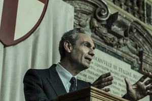 Ο Νίκος Μουτσινάς επιστρέφει στην τηλεόραση - εικόνα 1
