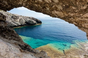 Πλατάνια, καλντερίμια και καφενεία: 3 χωριά για νησιώτικες διακοπές στο ρελαντί - εικόνα 8