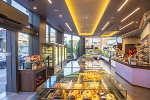 Τα πρώτα γλυκά burgers των ΜΠΑΡ ΜΠΕΕ ΚΙΟΥ είναι εδώ - εικόνα 3