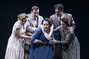 "Σε βλέπω" στο Μικρό Παλλάς, πλέον και τις Κυριακές - εικόνα 3