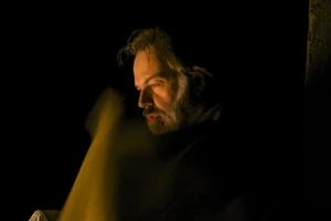 Ένας άντρας στα 50, μια ζωή σε αναδρομή και ο Στράτος Τζώρτζογλου σε μια συναισθηματική εξομολόγηση επί σκηνής - εικόνα 6