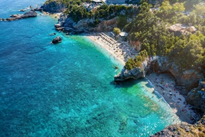 Times: Αυτά τα νησιά των Κυκλάδων ξεχωρίζουν για κρουαζιέρα - εικόνα 1