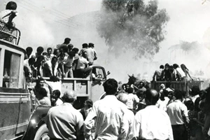 Ένα βίντεο από τα γεγονότα της 6ης Δεκέμβρη 2008, το πρόσωπο του Νίκου Ρωμανού κι ένα σχόλιο του Μπαζέν - εικόνα 1