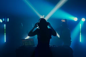 Το φετινό συναυλιακό ταξίδι της Angelika Dusk έχει αφετηρία το Γκάζι - εικόνα 1