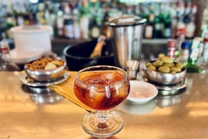 Negroni Week: Η γλυκόπικρη επιστροφή στα μπαρ της Αθήνας - εικόνα 4