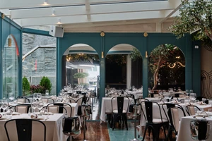 Τι... ψάρια πιάνει η νέα, θαλασσινή και κεφλίδικη, μεζερί του Κολωνακίου - εικόνα 6