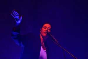 "Τι θα κάνουμε βρε φίλοι": Δύο παραστάσεις για τη ζωή του κοσμοπολίτη ρεμπέτη Γιώργου Κατσαρού - εικόνα 1