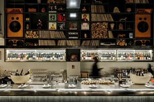 Το Jerár φιλοξενεί τον Αρτέμη Καραμολέγκο - εικόνα 3