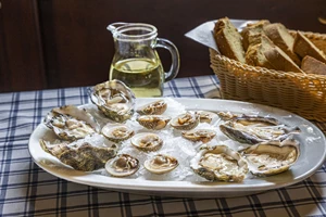 Το μέρος που έκανε χοτ τα burgers στην Αθήνα παραμένει ζουμερά επίκαιρο - εικόνα 6