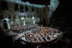 Διαφορετικές ερμηνείες έργων μπαρόκ από διάσημους σολίστ (Μούττερ, Στώυερμαν) - εικόνα 2