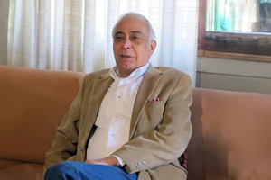 Ένα δίκτυο από ρωγμές: Με αφορμή το θάνατο του Γιώργου Σγουράκη και το "Μονόγραμμα" - εικόνα 1