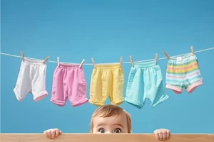 Προσβάσιμη παράσταση για τη "Ζωή μετά χαμηλών πτήσεων" του Αρκά στο Θέατρο Κολλεγίου Αθηνών - εικόνα 3