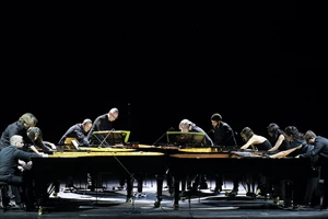 Ο Μανώλης Μητσιάς απαγγέλει Νίκο Γκάτσο στο Μέγαρο Μουσικής Αθηνών - εικόνα 2