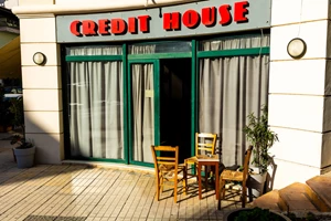 "Trails of Voices": Μοναχικούς περιπάτους στη φύση ζωγραφίζει ο Χρήστος Κεραμάρης - εικόνα 1