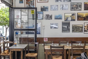 Στην Ταβέρνα της Ερμού τρως πιάτα που σου ζεσταίνουν την ψυχούλα - εικόνα 10