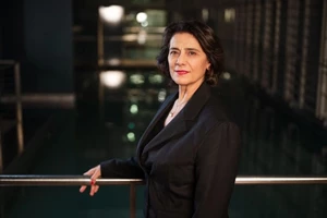 Η βρετανική αριστοκρατία αποκαλύπτει το σκοτεινό της πρόσωπο στο Wife and Dog - εικόνα 2