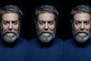 "Γιοι και κόρες": Η παράσταση που καθιέρωσε τον Γιάννη Καλαβριανό συνεχίζεται - εικόνα 5