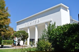 4 καλλιτέχνιδες εμπνέονται από τις Σπέτσες και παρουσιάζουν τα έργα τους - εικόνα 1