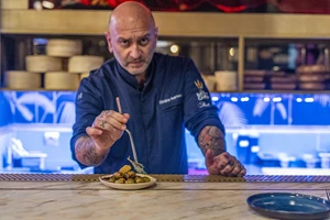 Το #2016 στα εστιατόρια και τα μπαρ της Αθήνας: Πού πίναμε και τρώγαμε, 10 χρόνια πριν - εικόνα 57