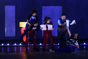 Ναταλία Δραγούμη και Μέμος Μπεγνής κάνουν τον "Γύρο του κόσμου σε 80 ημέρες" στο θέατρο Διάνα - εικόνα 4