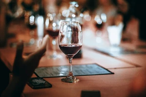801 Rooftop Bar: Στο ηλιοβασίλεμα του Πειραιά, ένα μπαρ γεννιέται - εικόνα 3