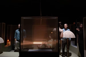 "Οδυσσέας" - "Outro": Τελευταίες παραστάσεις για τον Τάσο Παλαντζίδη και τον Γιώργο Καραμίχο - εικόνα 5