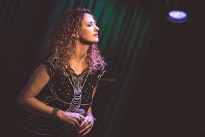 Δύο ξεχωριστές μορφές της σύγχρονης ambient και drone μουσικής συναντιούνται στην Αθήνα - εικόνα 2