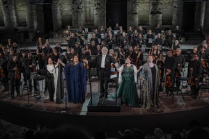 "Symphony Of Life": Ο Μάριος Φραγκούλης συναντά τη Φιλαρμόνια στο Ηρώδειο - εικόνα 2