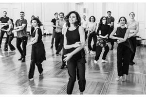 Η Χριστίνα Κυριαζίδη ταξιδεύει "Στο σώμα" και τη γυναικεία ταυτότητα - εικόνα 9