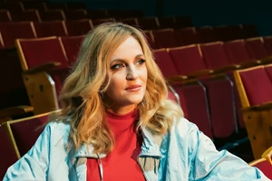 "Interview": Η ομάδα Εμείς μοιράζεται αναμνήσεις από την πολυταξιδεμένη παράσταση - εικόνα 5