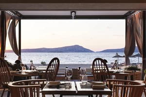 Τι γεύση μας αφήνει ένα από τα νοστιμότερα beach restaurants της Ελλάδας - εικόνα 1