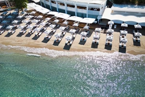 Στο The C Beach restaurant για θαλασσινές γεύσεις και κοσμοπολίτικο αέρα Αιγαίου - εικόνα 3
