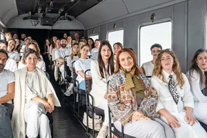 31 θεατρικές ομάδες "φωσφορίζουν" στο Off Off Athens Theatre Festival του Επί Κολωνώ - εικόνα 26