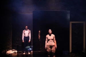 "Ulster American": Μια εκρηκτική μαύρη κωμωδία με φόντο το ίδιο το θέατρο έρχεται στο θέατρο Αθηνά - εικόνα 3