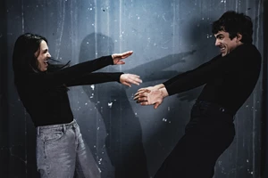 Στον "Πατέρα" του Στρίντμπεργκ η αγάπη μετατρέπεται σε μάχη - εικόνα 3