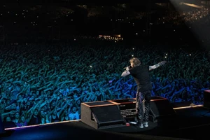 Ο Slash ανεβαίνει στον Λυκαβηττό για ένα εκρηκτικό καλοκαιρινό live - εικόνα 2