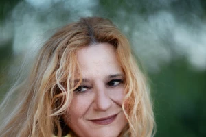 "Νυν και αεί": Δείτε το δεύτερο επεισόδιο για τη ζωή του Σταύρου Ξαρχάκου - εικόνα 1