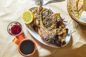 Στο κέντρο της Αθήνας, ένας φούρνος έχει πάντα ουρές - εικόνα 7