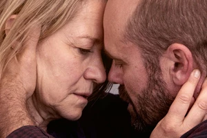 5 φορές που η Αν Χάθαγουεϊ θα μας απασχολήσει φέτος - εικόνα 1